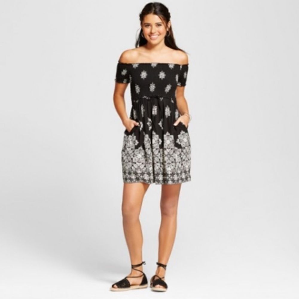 ✨ Xhilaration Aztec Smocked Off Shoulder Dress✨
